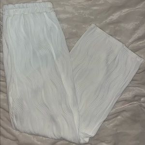 Boutique flow wide pants!